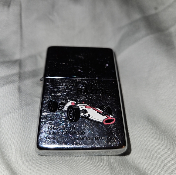 VTG Lighters "NO BUTANE" Marilyn Monroe, Racing, New in Box - Picture 2 of 13